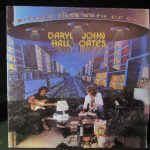 Daryl Hall & John Oates - Bigger Than Both Of Us
