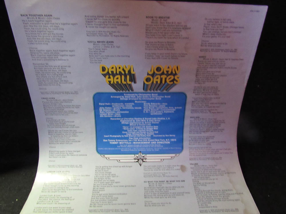 Daryl Hall & John Oates - Bigger Than Both Of Us - Image 3