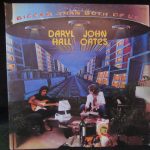 Daryl Hall & John Oates - Bigger Than Both Of Us